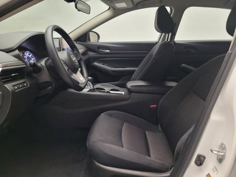 Used 2025 Nissan Altima 2.5 SV FWD image 17