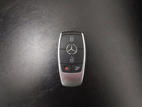 Used 2021 Mercedes-Benz GLC 300 image 23