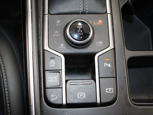 Used 2024 Kia Sorento S image 27