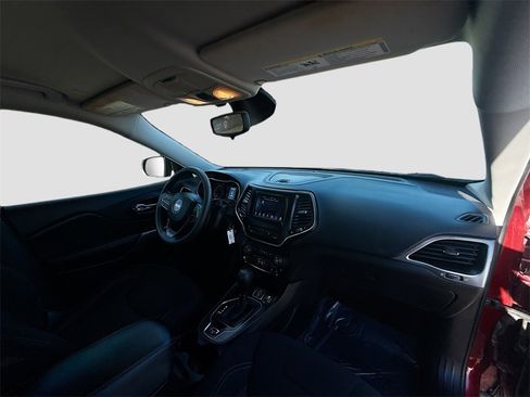 Used 2021 Jeep Cherokee Latitude w/ Mopar Interior Package image 27