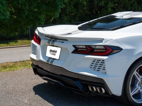 Used 2022 Chevrolet Corvette Stingray Preferred Cpe w/ Battery Protection Package RWD image 12