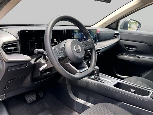 Used 2026 Nissan Kicks S FWD image 17