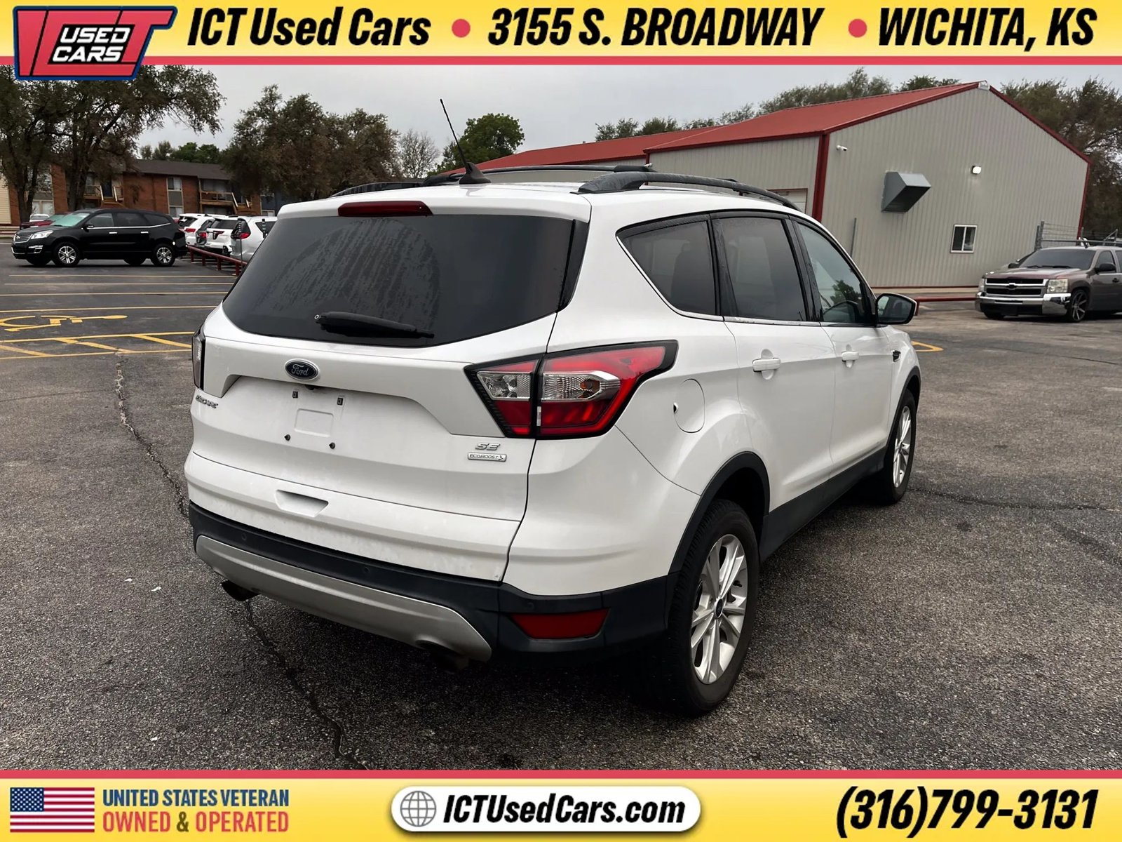 Used 2018 Ford Escape SE w/ Ford Safe & Smart Package FWD image 3