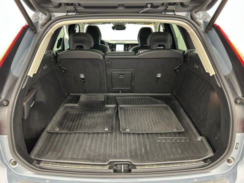 Used 2022 Volvo XC60 B5 Inscription w/ Climate Package AWD/4WD image 32