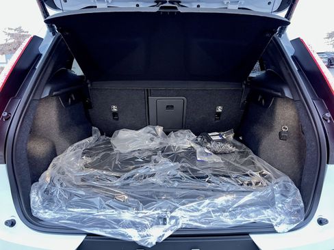 New 2026 Volvo XC40 B5 Plus w/ Protection Package Premier image 25