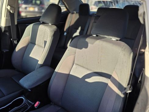 Used 2019 Toyota Corolla LE image 14