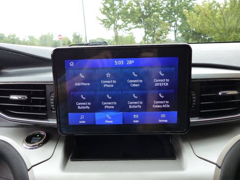Used 2020 Ford Explorer XLT w/ Equipment Group 202A AWD/4WD image 32