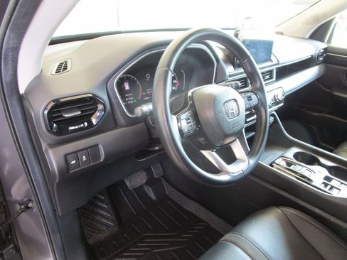 Used 2025 Honda Pilot EX-L image 21