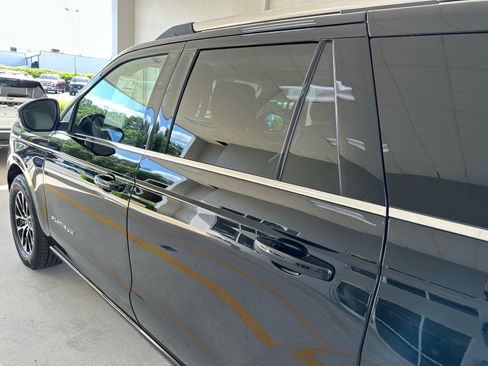 Certified 2025 Ford Expedition Platinum AWD/4WD image 14