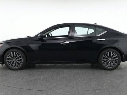 Used 2025 Nissan Altima 2.5 SV image 5