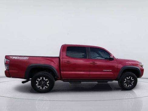 Used 2021 Toyota Tacoma TRD Off-Road w/ Technology Package AWD/4WD image 9