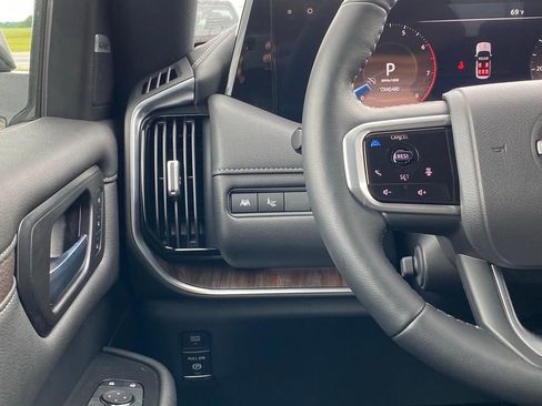 New 2025 Nissan Armada SL w/ Captain's Chari Seat Package image 26