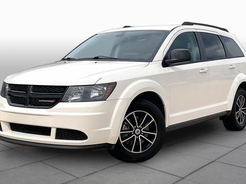 Used 2018 Dodge Journey SE w/ Popular Equipment Group FWD image 3