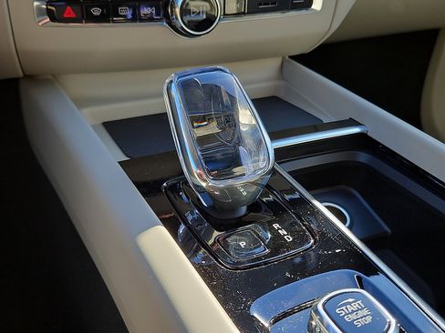 New 2026 Volvo XC60 T8 Ultra w/ Protection Package Premier image 13