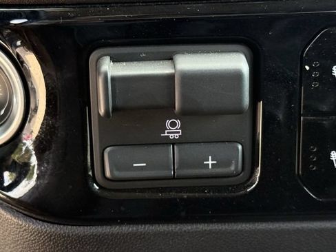 Certified 2026 Chevrolet Silverado 1500 LT AWD/4WD image 24