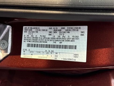 Used 2018 Ford Escape SE w/ SE Sync 3 Package AWD/4WD image 24