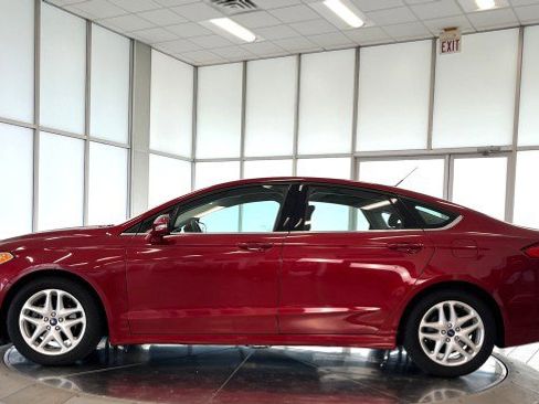 Used 2016 Ford Fusion SE image 4