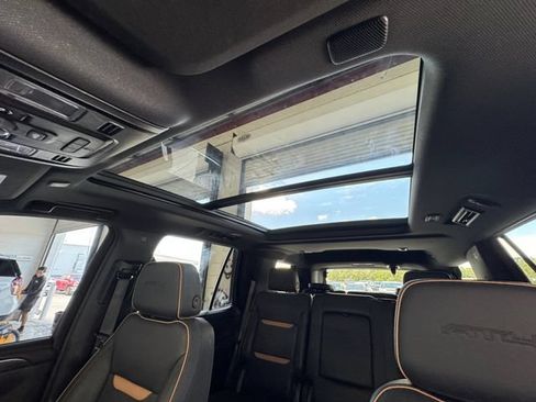 Used 2024 GMC Yukon AT4 w/ Technology Package AWD/4WD image 26