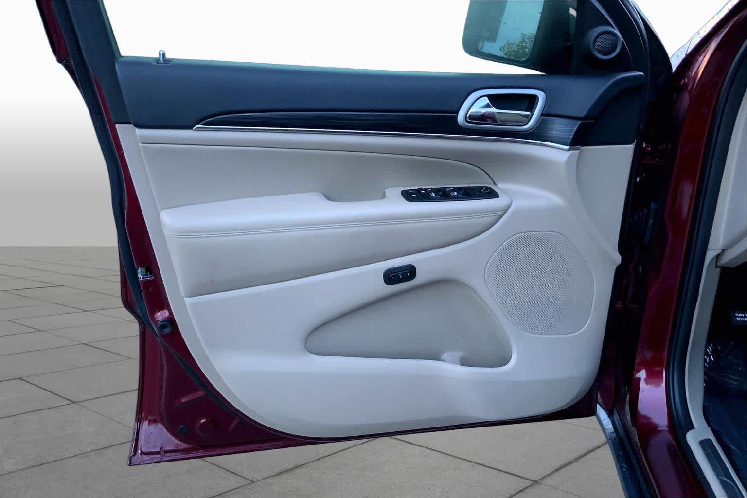 Used 2021 Jeep Grand Cherokee Limited RWD image 18