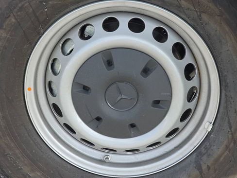 Used 2025 Mercedes-Benz Sprinter 2500 image 7