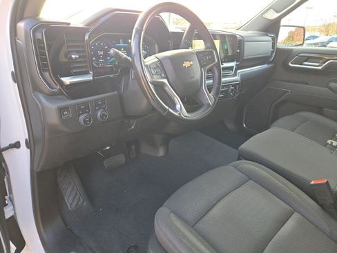 Used 2022 Chevrolet Silverado 1500 LT AWD/4WD image 22