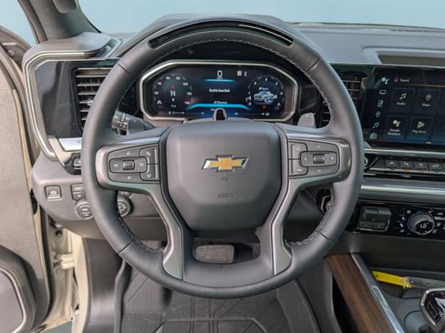 Used 2026 Chevrolet Silverado 1500 High Country AWD/4WD image 21