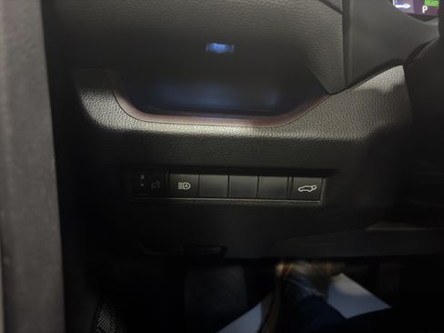 Used 2020 Toyota RAV4 Limited w/ Carpet Mat Package AWD/4WD image 18