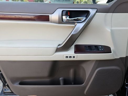 Used 2015 Lexus GX 460 w/ Premium Package AWD/4WD image 28