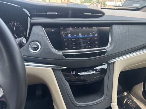 Used 2019 Cadillac XT5 AWD image 18