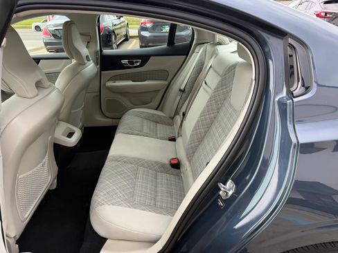 Used 2022 Volvo S60 B5 Momentum AWD/4WD image 20