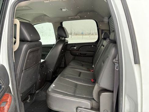 Used 2013 GMC Sierra 2500 SLT w/ Suspension Package, Off-Road image 32