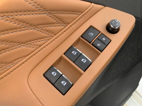 Used 2021 Toyota Avalon Limited w/ Advanced Safety Package image 15