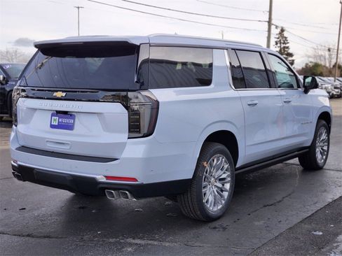New 2026 Chevrolet Suburban High Country image 5