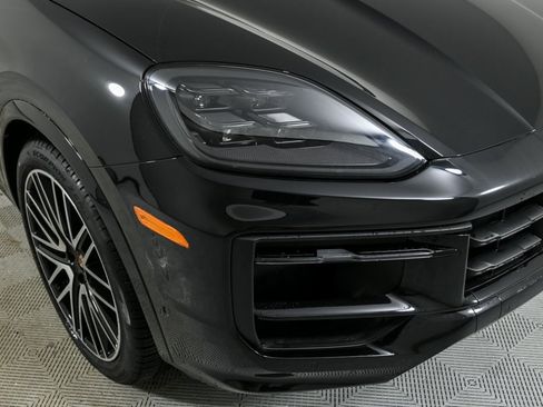 New 2025 Porsche Cayenne S image 38