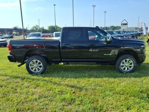 New 2026 RAM 2500 Laramie AWD/4WD image 8
