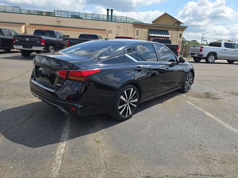 Used 2022 Nissan Altima 2.0 SR FWD image 8