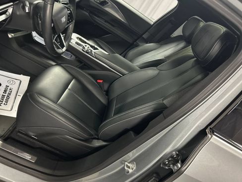 Used 2024 Cadillac Lyriq Tech RWD image 12