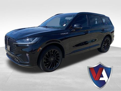 Used 2025 Lincoln Aviator Reserve w/ Equipment Group 201A AWD/4WD image 1