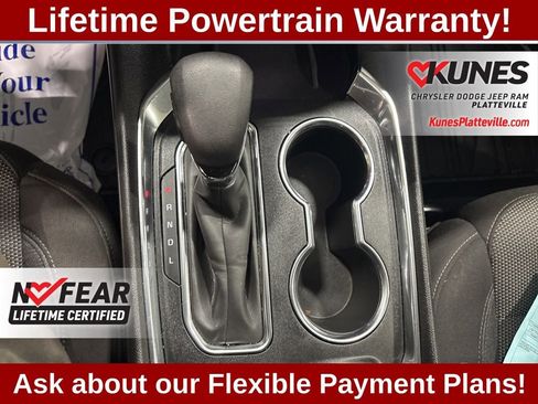 Used 2023 Chevrolet Traverse LT image 29