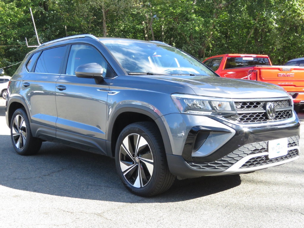 Used 2023 Volkswagen Taos SE AWD/4WD image 3