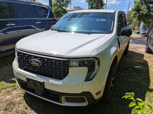 Used 2025 Ford Maverick Lariat w/ 4K Tow Package AWD/4WD image 3