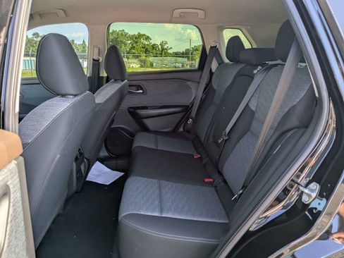 Used 2023 Nissan Rogue SV FWD image 14