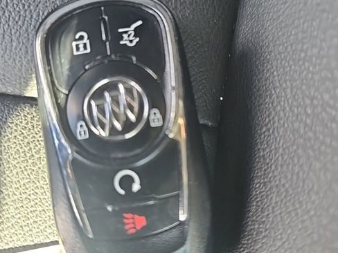 Used 2018 Buick Regal Essence w/ Driver Confidence Package #1 AWD/4WD image 32