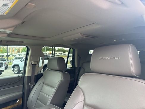 Used 2017 GMC Yukon Denali w/ Open Road Package image 18