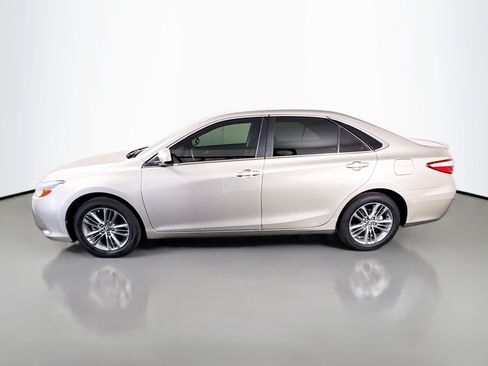 Used 2017 Toyota Camry SE FWD image 6