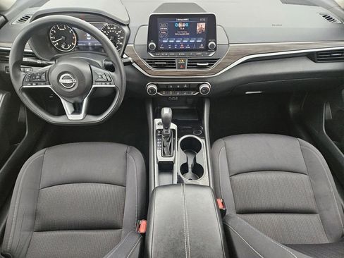 Used 2024 Nissan Altima 2.5 SV FWD image 27