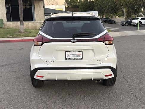 Used 2023 Nissan Kicks SR w/ SR Premium Package image 5