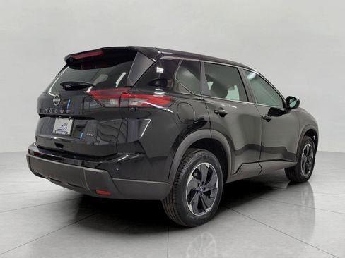 Used 2025 Nissan Rogue SV image 20