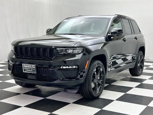 New 2025 Jeep Grand Cherokee Limited w/ Black Appearance Package image 4