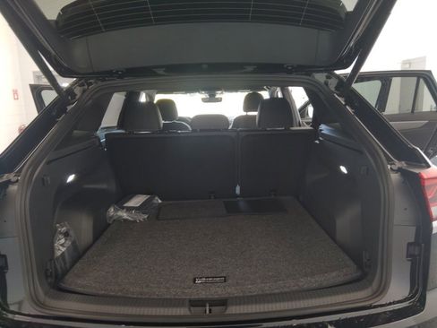 New 2026 Volkswagen Atlas Cross Sport SE FWD image 22